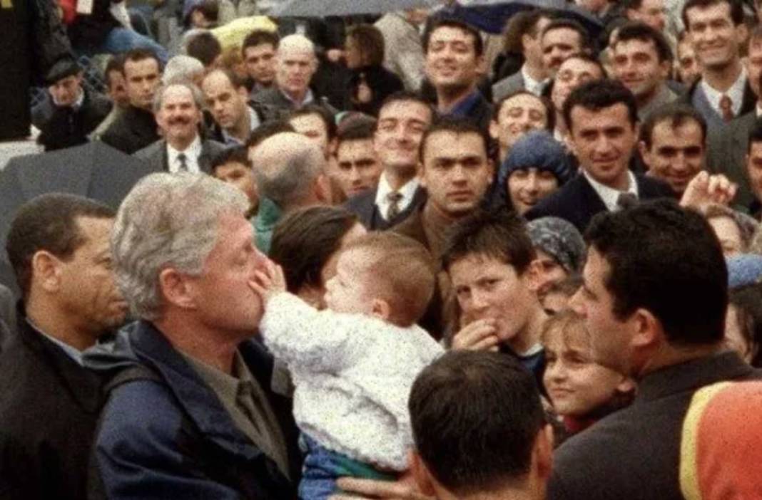 99 depreminin kayıp çocuklarını Bill Clinton mu kaçırdı? Epstein'ın "Pedofili adasında" iğrenç detaylar! Türk çocuklara ne oldu? 7